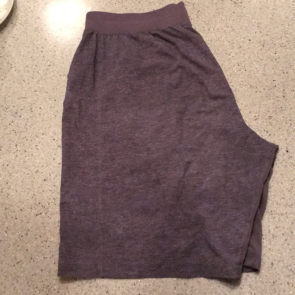 Lululemon T.H.E. Short Large 9” Gray